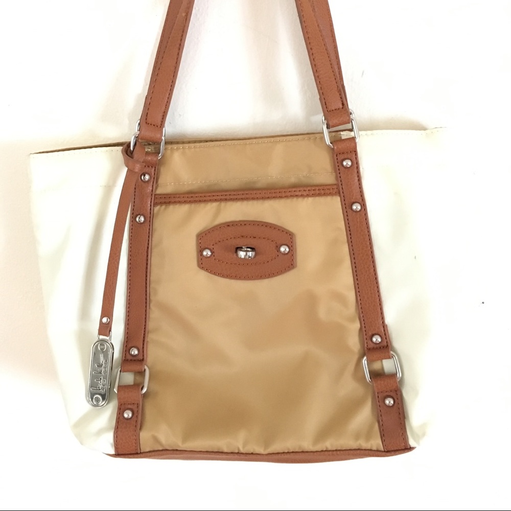 Super cute Nicole Miller Hand bag